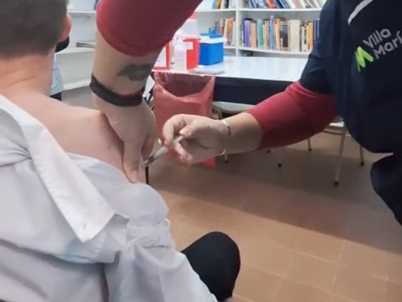 Campaña de vacunación antigripal: se aplicaron dosis a aspirantes a suboficiales de policíal