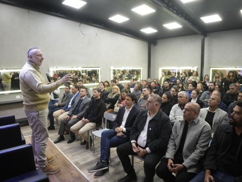 El municipio presentó el programa "Puertas Abiertas" para fortalecer el comercio local