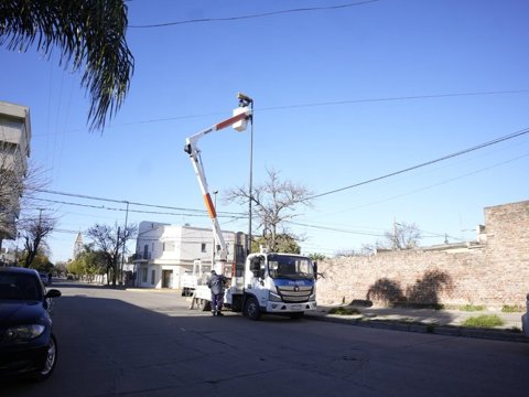 Programa 100% Luces LED: la totalidad de barrio Almirante Brown cuenta con esta tecnología