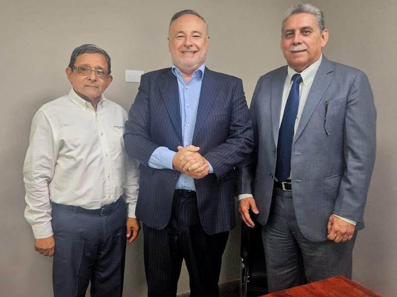 Accastello firmó convenio entre FUNESIL y el Instituto Panameño de Ganadería y Leche