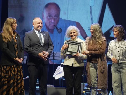 La Orquesta Municipal Alberto Bacci celebró sus 25 años con una emotiva velada de gala en el Teatro Verdi
