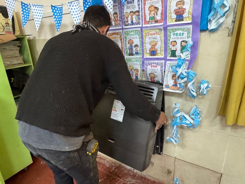 Escuelas Calefaccionadas: el municipio instaló más de 250 artefactos de calefacción en instituciones públicas