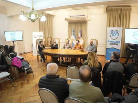 Junto a centros vecinales, se presentó el programa “PerteneSer Seguro”
