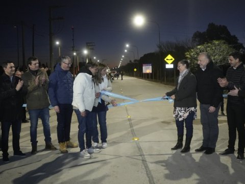 Accastello inauguró la obra de pavimentación e iluminación led en Avenida Lorenzo Gilli