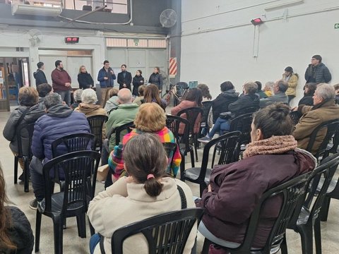 Funcionarios visitan centros de jubilados para difundir el Programa Municipal de Medicamentos