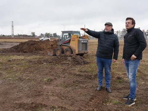 Comenzaron las tareas de movimiento de suelo para la construcción del nuevo Campus de la Universidad Siglo 21
