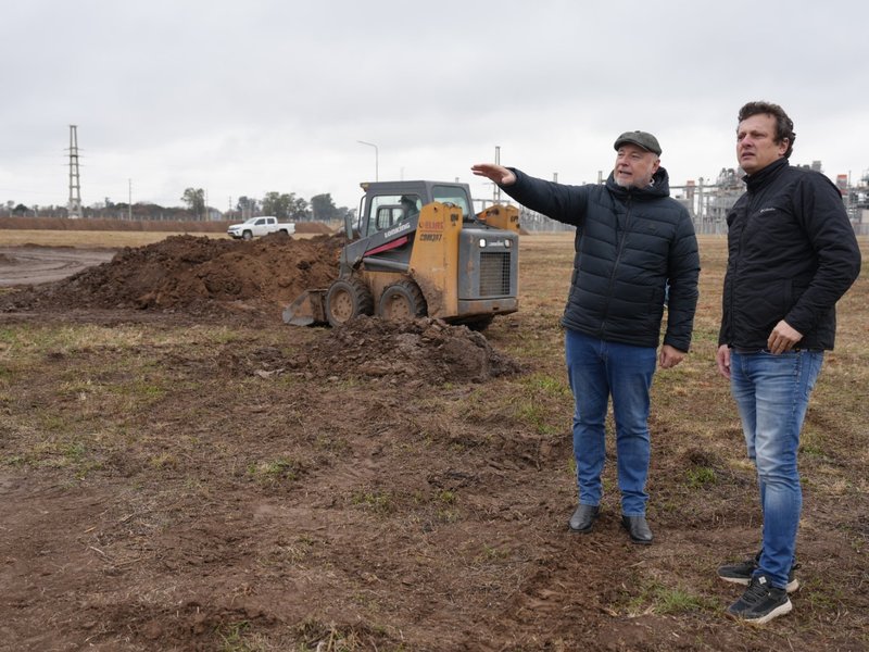 Comenzaron las tareas de movimiento de suelo para la construcción del nuevo Campus de la Universidad Siglo 21