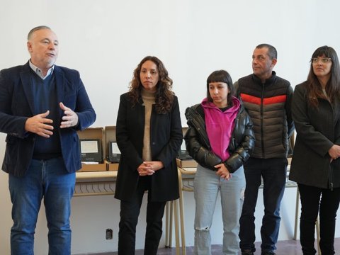 La municipalidad instaló calefactores y entregó luces led a la Escuela de Bellas Artes “Emiliano Gómez Clara”