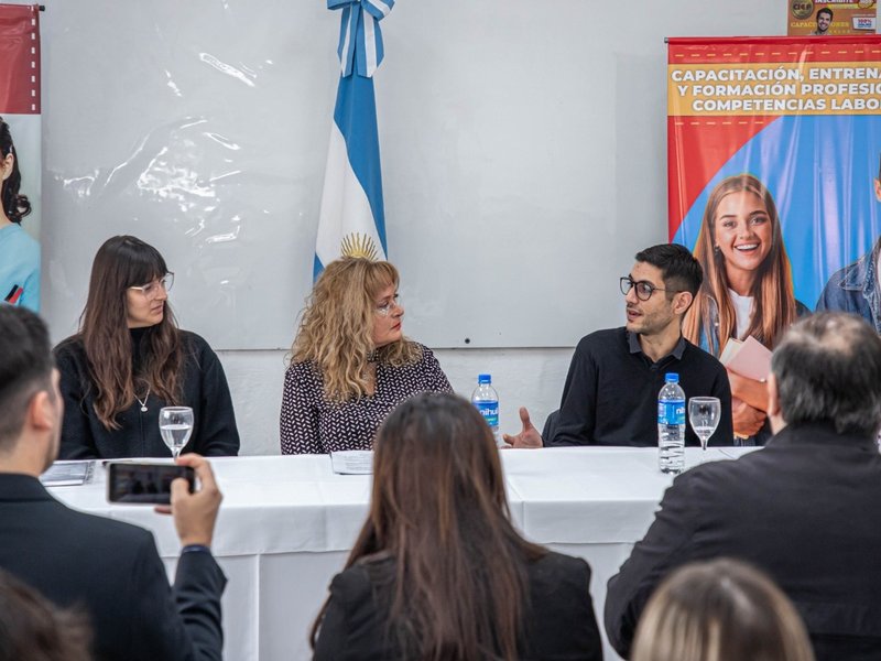 Enfermeros y cuidadores que se desempeñan en ámbitos municipales podrán capacitarse en la Fundación CIEP