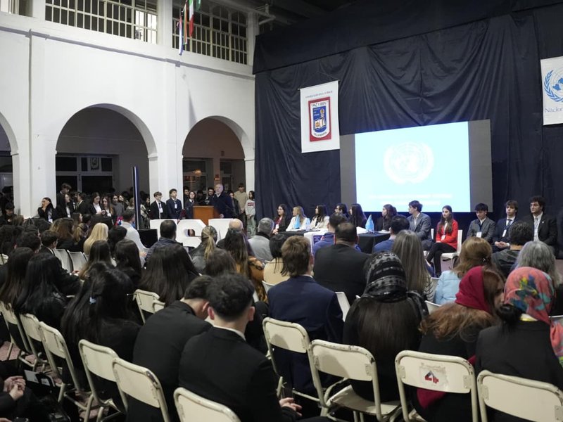 Accastello participó del "Modelo ONU" en el Instituto San Antonio