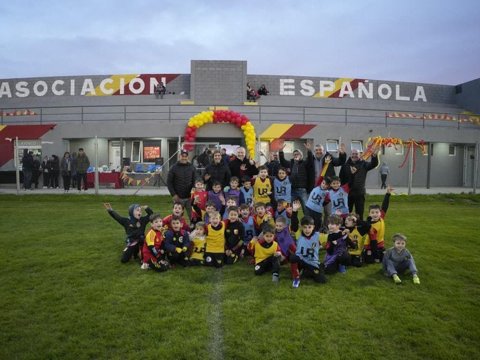 El intendente Accastello visitó el nuevo predio de la Asociación Española