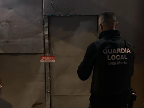 Se clausuraron dos bares por cuadruplicar la ocupación habilitada