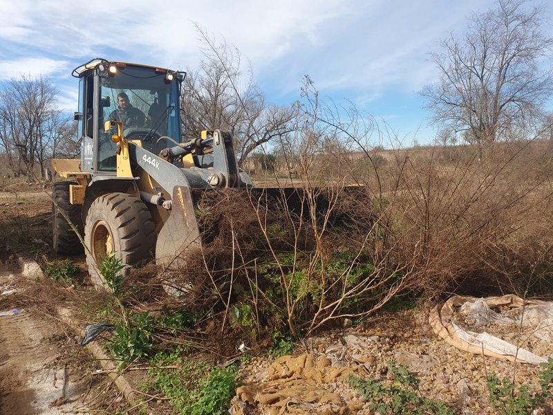 El municipio realizó limpieza integral y mantenimiento de calles en Villa del Sur