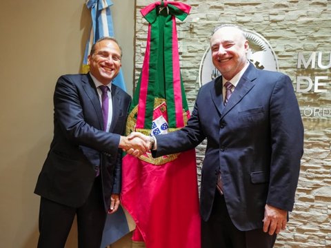 El intendente Accastello recibió al embajador de Portugal Gonçalo Teles Gomes