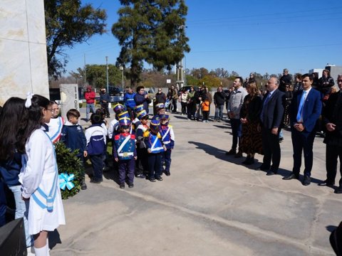 Se llevó a cabo el acto por el 175° aniversario del paso a la inmortalidad del General San Martín