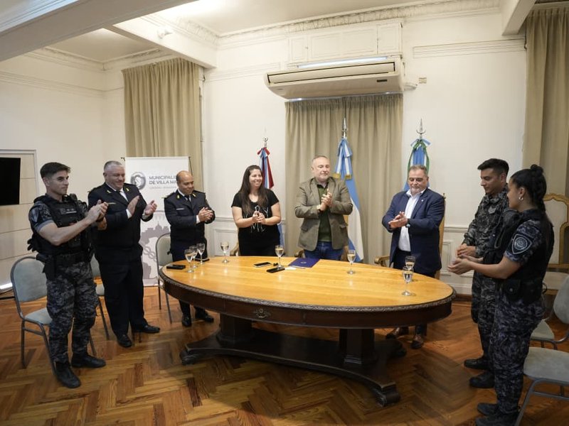 El intendente Eduardo Accastello reconoció al Sargento Dante Paz por su destacada labor