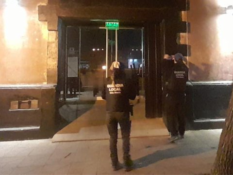 Se clausuró un bar de barrio Centro por exceso de ocupación