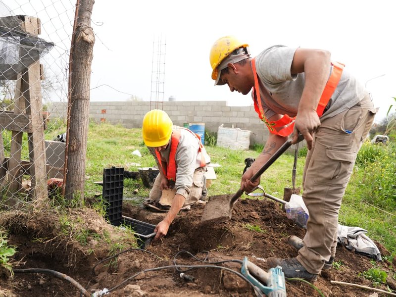 Avanzan las obras para garantizar agua potable a más de 70 familias de “Los Chaleses”