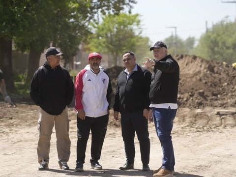 El intendente Accastello supervisó frentes de obras en barrio Las Playas