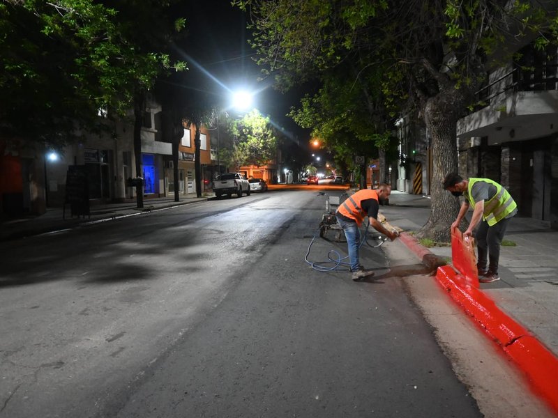 Ordenamiento del tránsito: el municipio avanza con tareas de pintura y corrección de señalética vial