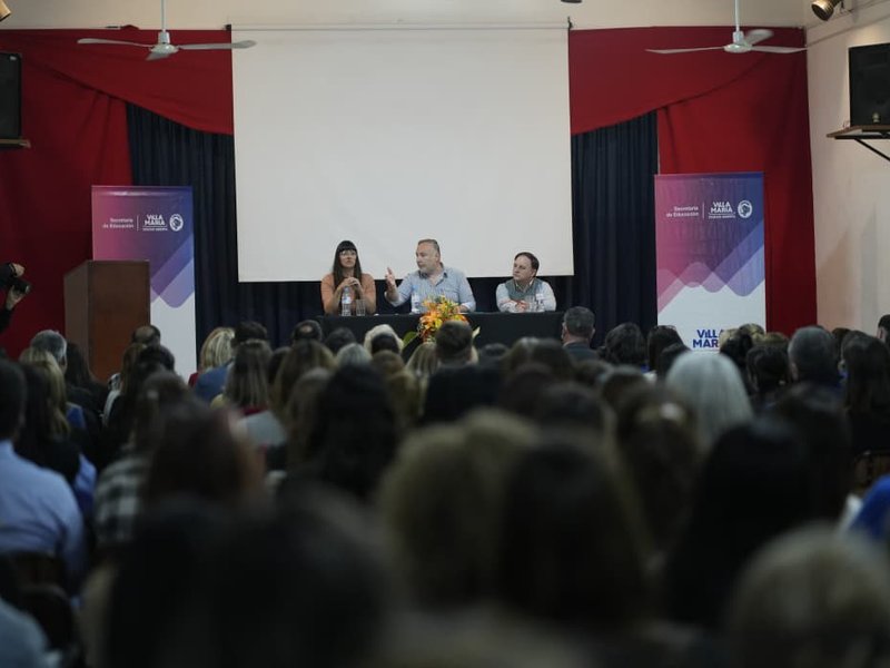 Accastello encabezó una reunión de la Coordinación Local de Educación donde participaron más de 200 referentes educativos