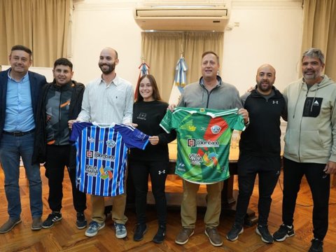 Octubre Rosa: este viernes se disputarán tres partidos de fútbol femenino en Plaza Ocampo para concientizar sobre el Cáncer de Mama