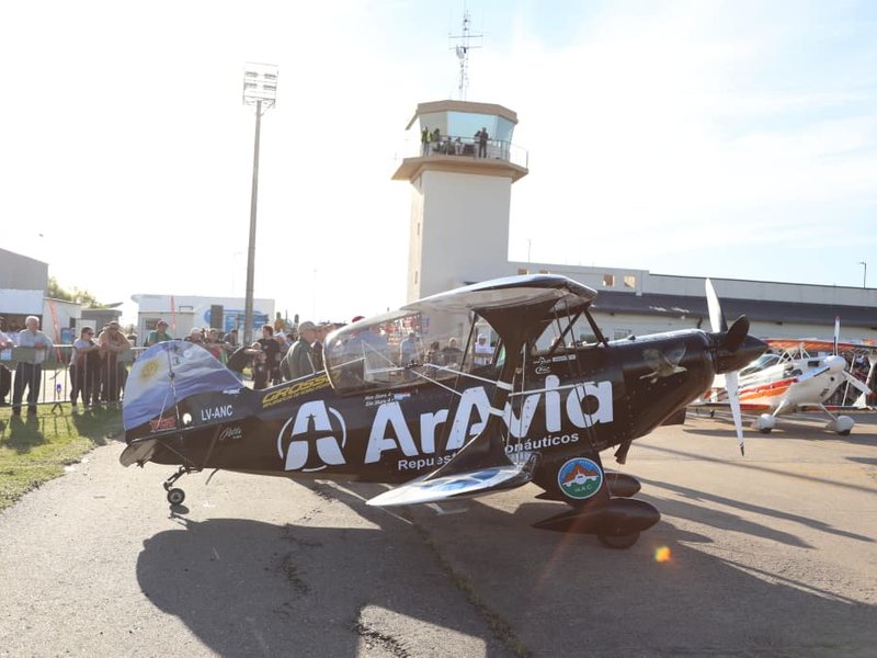 Miles de personas disfrutan del Festival Aéreo