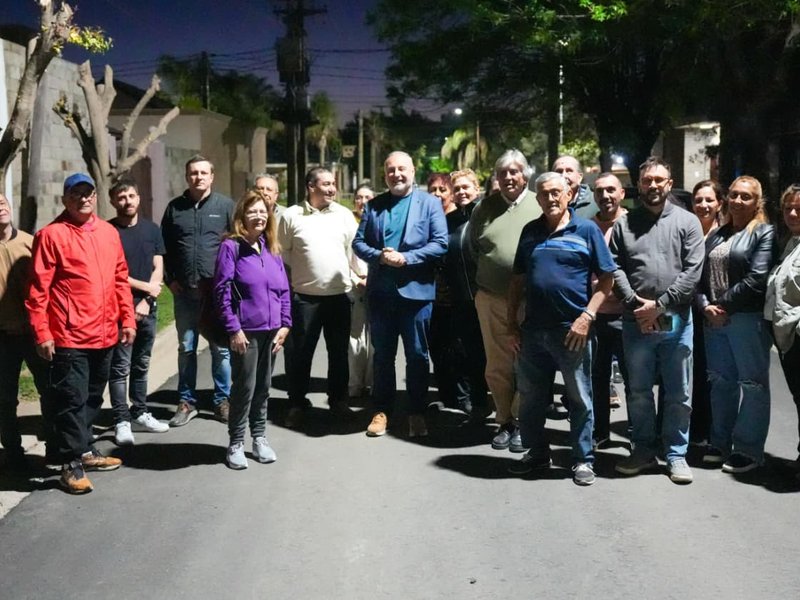 Accastello habilitó 23 cuadras de pavimento y 100% luces led en barrio Mariano Moreno