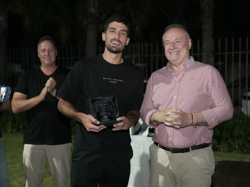 El municipio reconoció al ex tenista Pedro Cachín