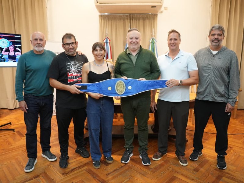 Juliana Basualdo irá por el Titulo Argentino Supergallo el viernes 21 en el Unión Central