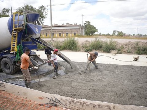 Barrio Las Playas: la municipalidad pavimentó la prolongación de Alvear, entre Arturo M. Bas y Salto Grande
