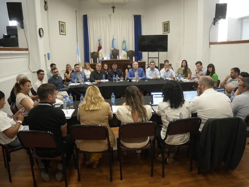 El intendente Accastello y su equipo de gobierno trabajaron junto a concejales sobre los proyectos de Presupuesto y Tarifaria