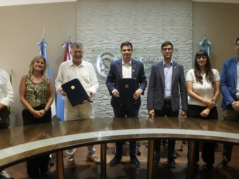 Se firmó un convenio para que estudiantes de la Universidad del Gran Rosario realicen prácticas en Centros Municipales de Salud