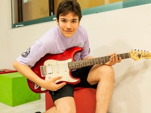 Jóvenes que participaron de talleres en la Tecnoteca grabaron la canción “Villa María Brilla”