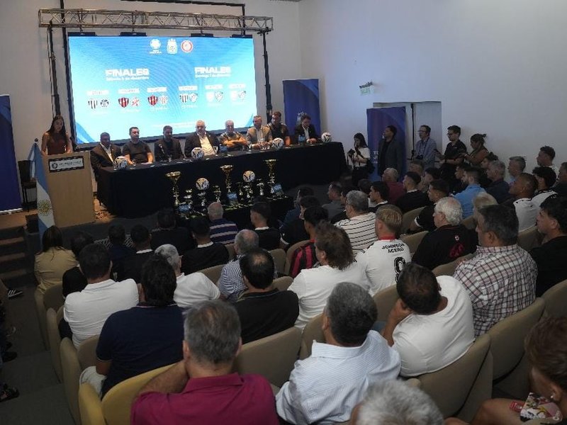 Se presentaron las finales del torneo de juveniles de AFA que se disputarán desde esta tarde en Villa María