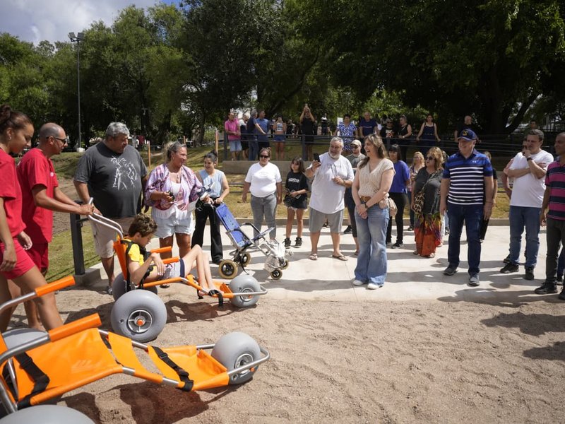 Villa María más Humana: se inauguró la playa universal en barrio Santa Ana