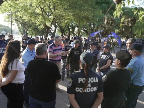 Más de 100 policías participaron de un operativo de seguridad