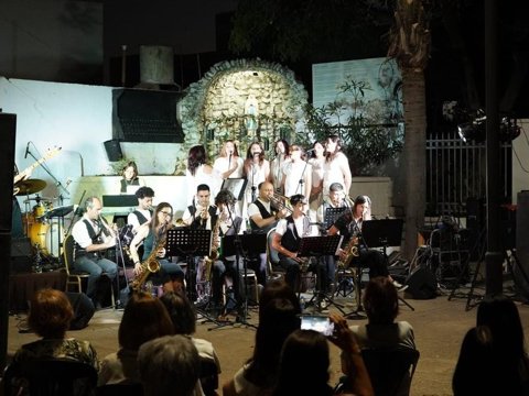 Con villancicos y canciones alusivas comenzó “Navidad en Villa María” en la parroquia Nuestra Señora de Lourdes