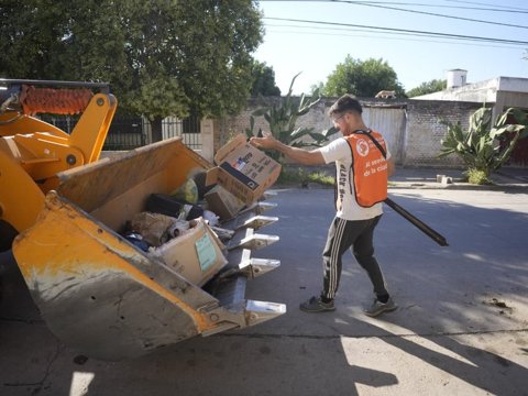 Los operativos de ordenamiento ambiental que llevan adelante municipio y vecinos disminuyen la aparición de mosquitos