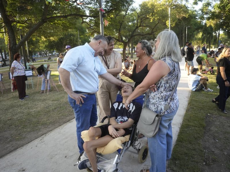 Plaza “Pedro Viñas”: cientos de familias disfrutan de la refuncionalización del espacio