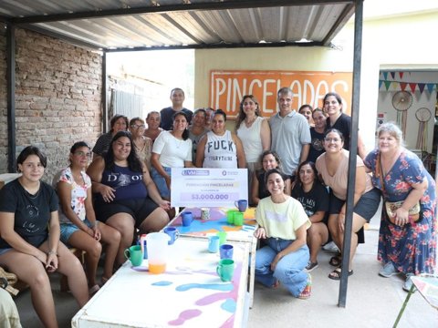 Programa VM Piensa y Propone: la municipalidad entregó aportes a la Fundación Pinceladas, cuya propuesta fue la más votada en su categoría