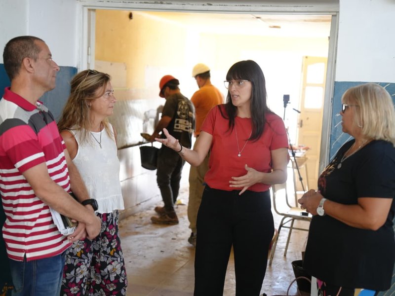 Mejoras en la Escuela San Martín: colocación de revestimiento cerámico, impermeabilización de techos, refuerzo eléctrico y ampliación en la obra de gas