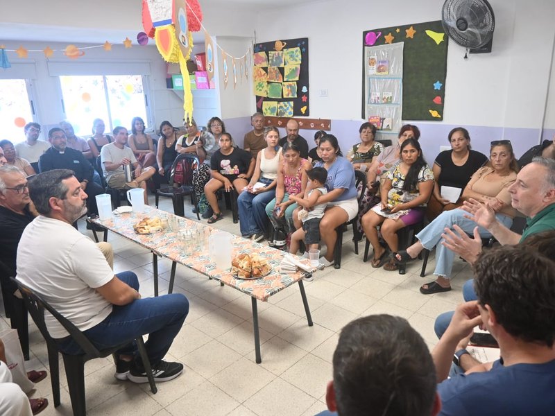 La muni en tu Barrio: Accastello trabajó junto al consejo barrial de Las Acacias