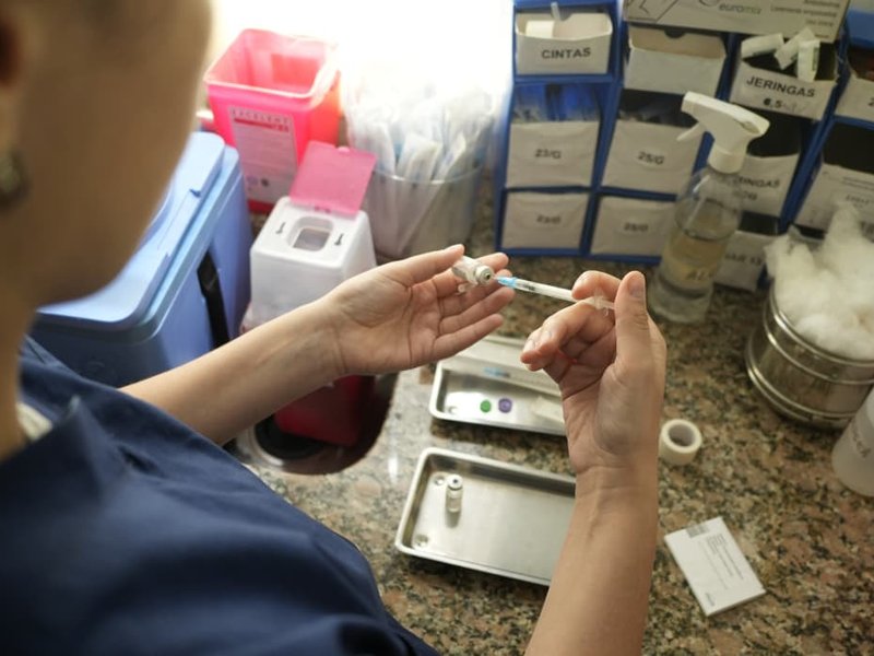 Continúa la campaña municipal de vacunación contra el dengue