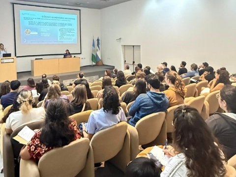 Más de 50 personas cursan la capacitación para obtener el Carnet Manipulador de Alimentos