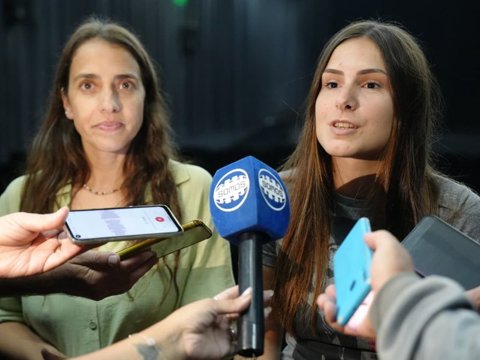 El municipio acompaña el lanzamiento del primer disco de la artista local Lourdes Gómez en el Centro Cultural Leonardo Favio