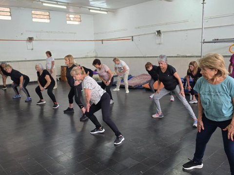 Más de 240 adultos mayores participan de los distintos talleres que ofrecen el Centro Integral “Papa Francisco” y los MuniCerca