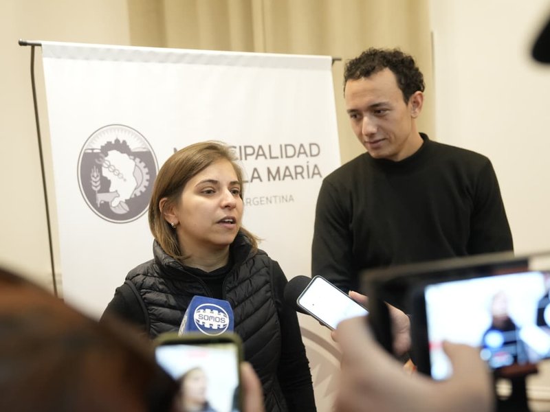 El artista local Santiago Fiuri presentará su show musical en el centro cultural comunitario Leonardo Favio