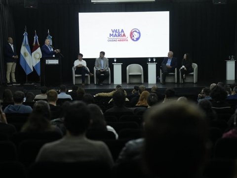 Accastello participó del encuentro de formación “Idear - Pensar para hacer” destinado a jóvenes de Villa María y la región
