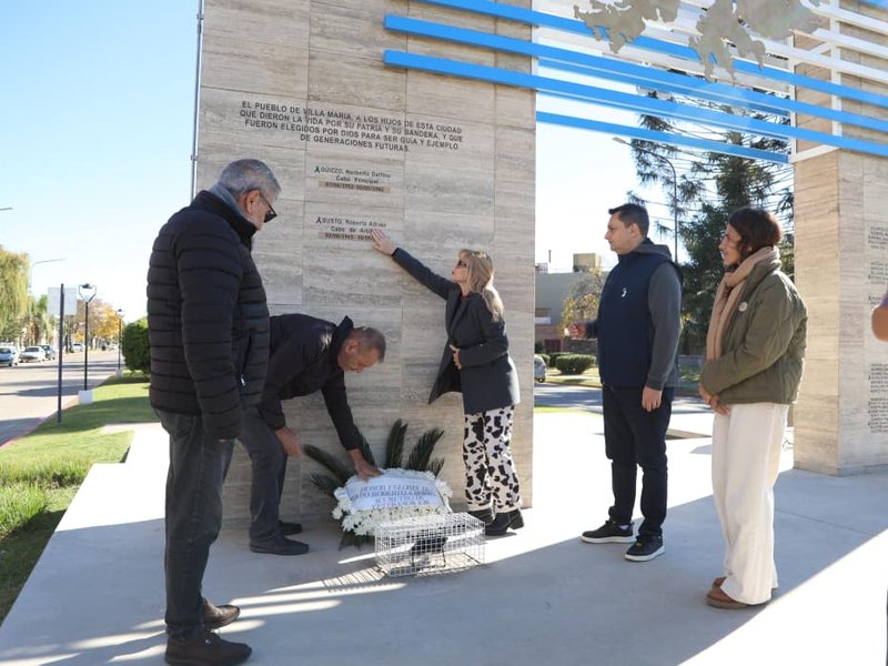 Rindieron homenaje al héroe villamariense Roberto Adrián Busto